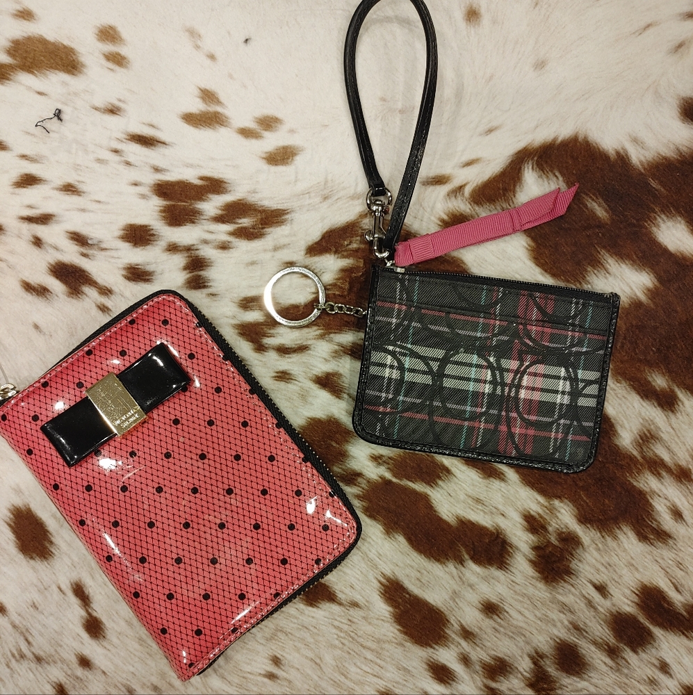 VICTORIA'S SECRET MAKEUP BRUSH WRISTLET AND CCARD WRISTLET BUNDLE